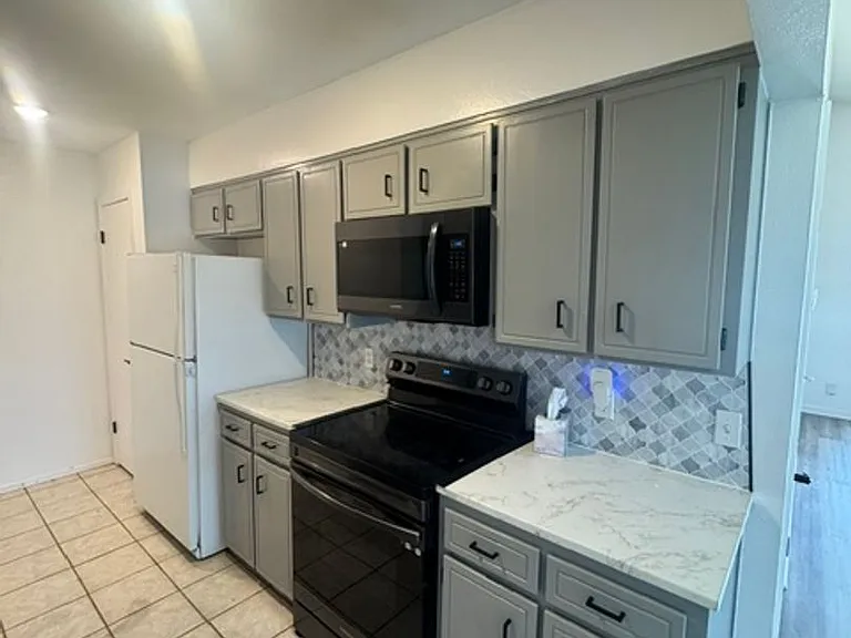 3826 Mark Ct — Photo 4