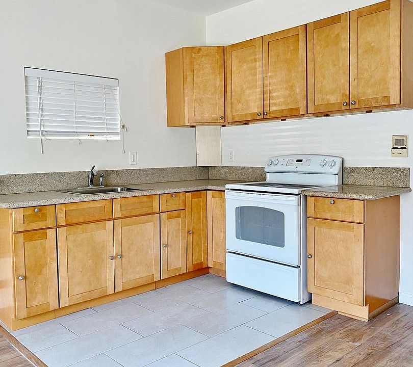 1st image of 418 N Ogden Dr #2