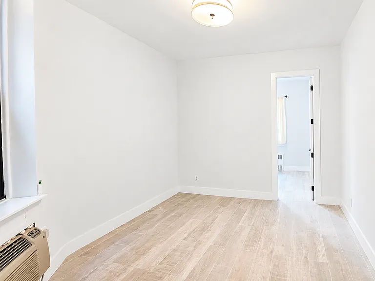442 E 75th St #1B — Photo 2