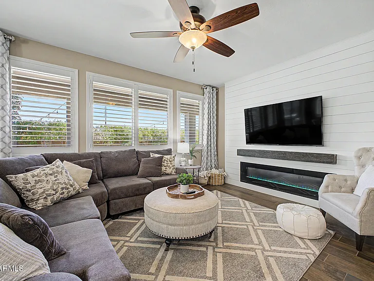 22503 E Calle De Flores — Photo 14