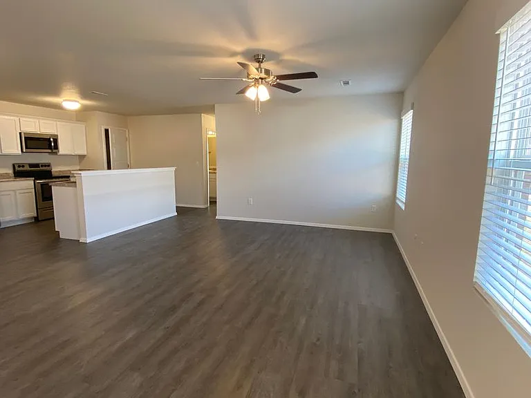 504B W Christopher Dr — Photo 4