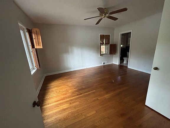3rd image of 1445 Clairmont Rd Unit A