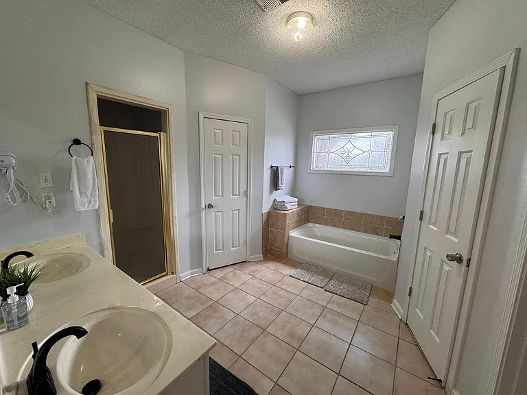 8843 Overlea Cv — Photo 37
