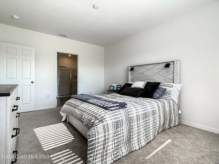 2243 Capital Dr SE — Photo 9