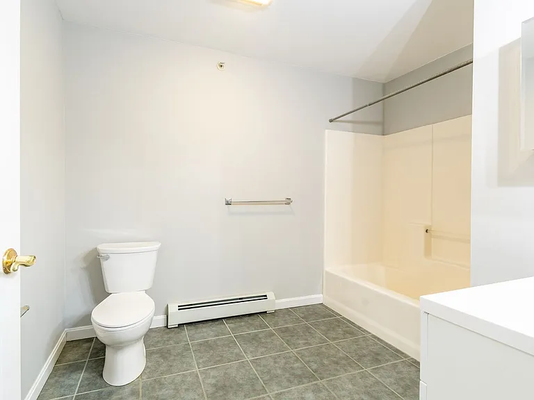 1144 North Ave — Photo 13
