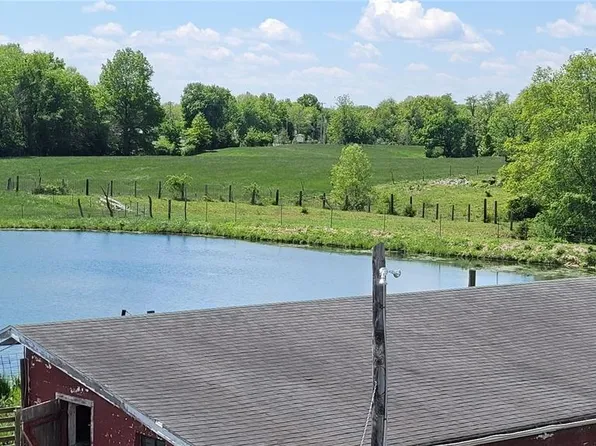 78 Franks Ln, Hillsboro, IL 62049