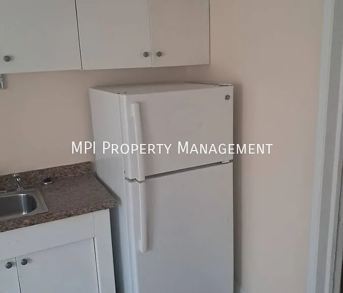 232 N 75th St #8 — Photo 2