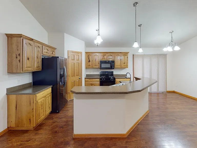 348 Big Badger Dr — Photo 2