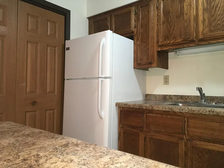 W69N876 Evergreen Ct — Photo 5