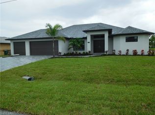 1425 SE 4th Place Cpe, Coral, FL 33990
