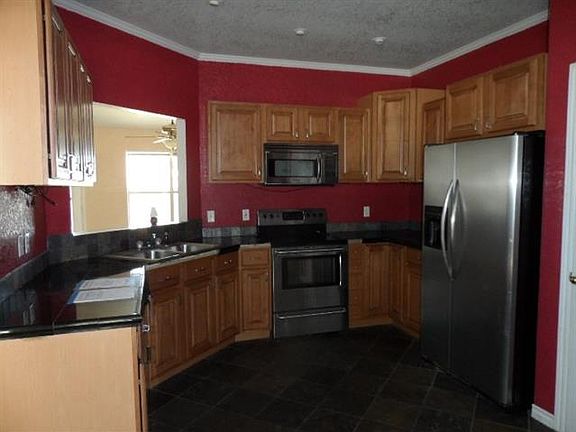3rd image of 4704 Fawn Dr