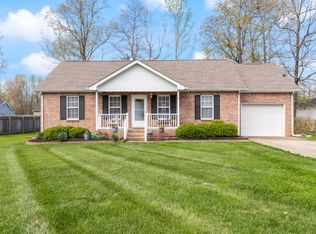100 English Oak Ct, Dickson, TN 37055