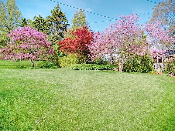 5th image of 1632 Rosewood Ave SE