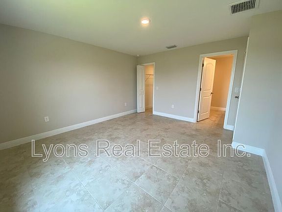 5th image of 1000 NE 44th Ln