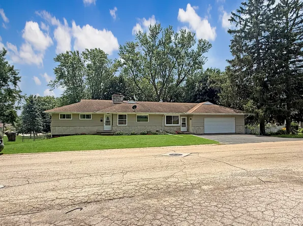 1155 La Cresta, Freeport, IL 61032