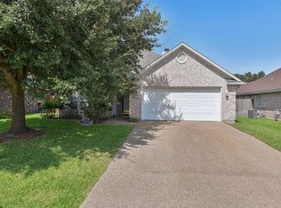 213 Bernburg Ct, College Station, TX 77845