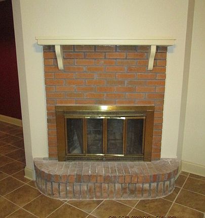 5th image of 711 N Bankston Dr