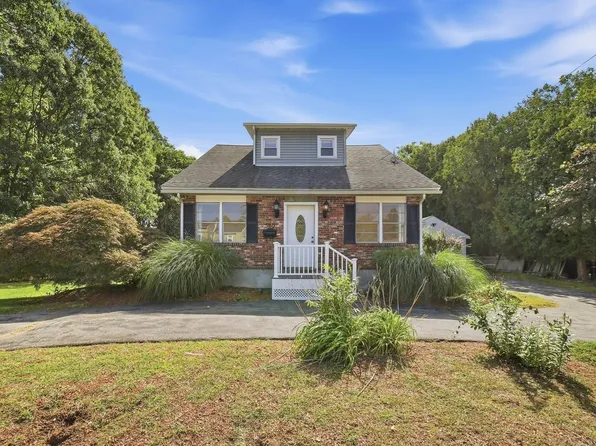 550 Sunderland Rd, Worcester, MA 01604