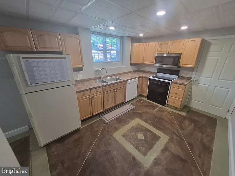 1211 Nottingham Rd — Photo 10
