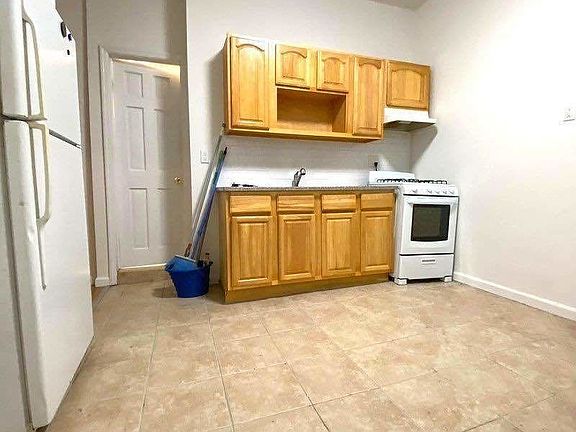3rd image of 25-78 Steinway St #2F