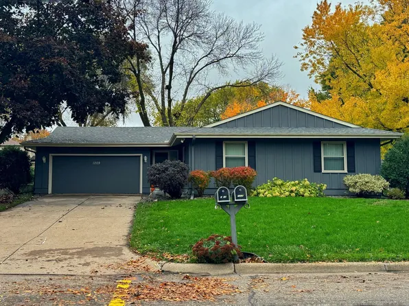 1209 Ohio St, West Saint Paul, MN 55118