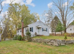 3 Eastern Ave, Falmouth, ME 04105