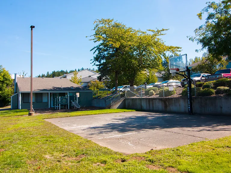 Columbia Crest Townhomes — Photo 1