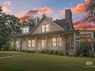 152 Pinecrest Ln, Fairhope, AL 36532