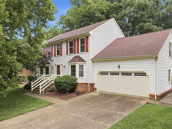 2nd image of 204 Oakengate Turn