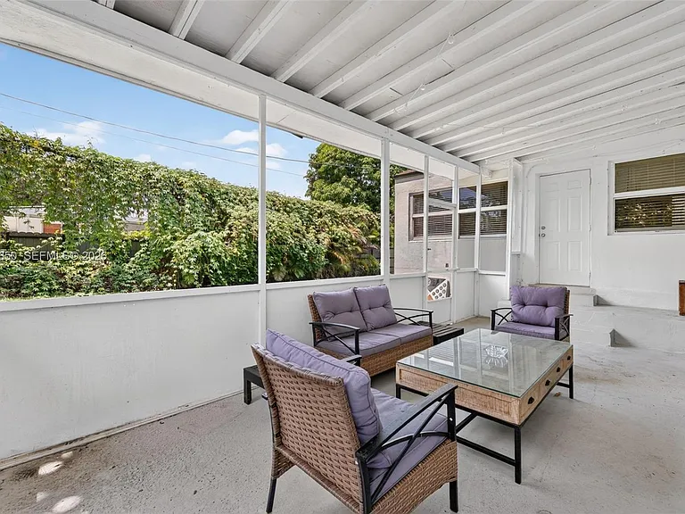 5800 SW 61st St — Photo 20