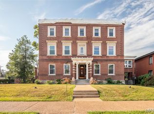 28 Washington Ter, Saint Louis, MO 63112