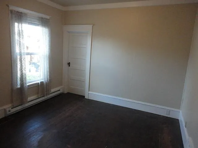 221 Factory Ave N — Photo 10