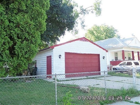 3rd image of 1502 Garden Pl