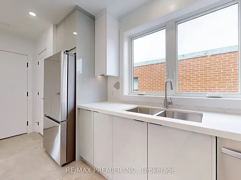 148 Lambton Ave #2 — Photo 8