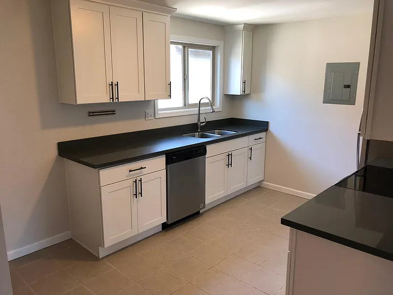 10317 Midvale Ave N #6 — Photo 4