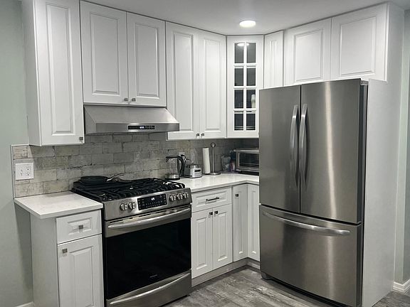 3rd image of 34 Yale Pl Floor 1