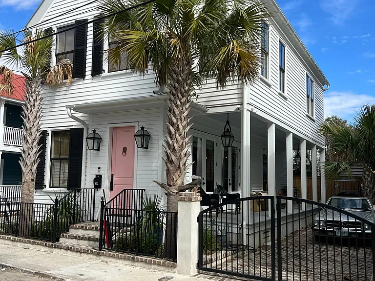 34 Rose Ln — Photo 1