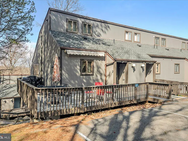 31 Middle Village Way — Photo 1