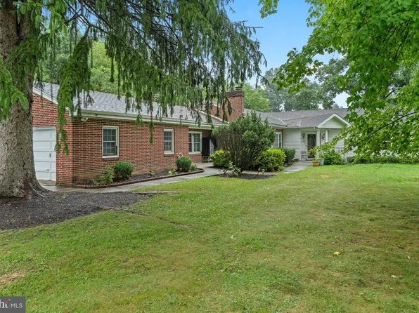 1601 Colonial Rd, Harrisburg, PA 17112