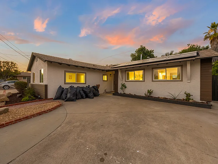 8202 Beaver Lake Dr — Photo 46