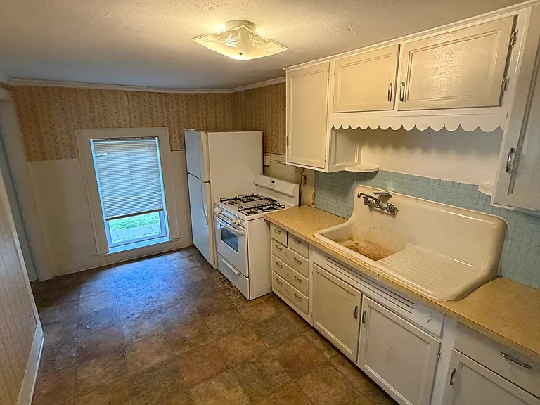 507 W Main St #2R — Photo 5