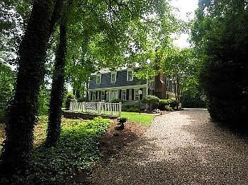 1st image of 1109 York Ln