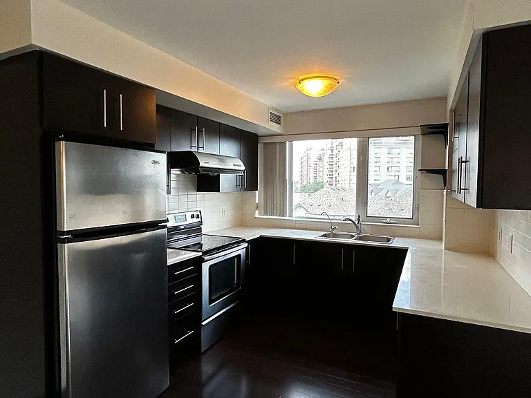 233 S Park Rd #611 — Photo 15