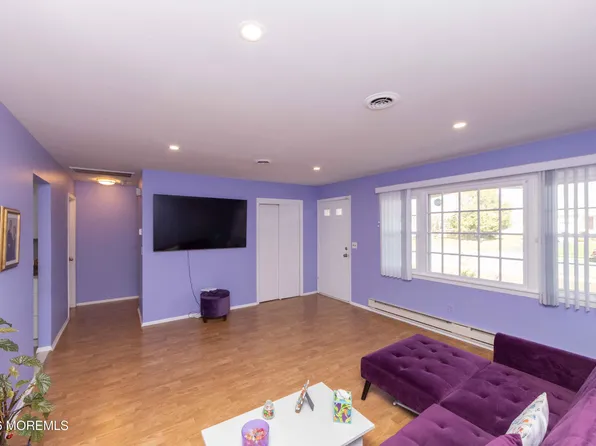 43 Carlisle Road, Toms River, NJ 08757