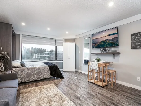 4311 49th Ave, Red Deer, AB T4N 5Y7