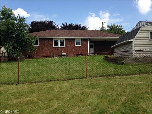 3rd image of 2961 Bernadette Dr