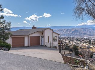 624 Daniels Dr NE, East Wenatchee, WA