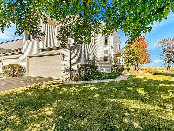3rd image of 1051 Clover Dr