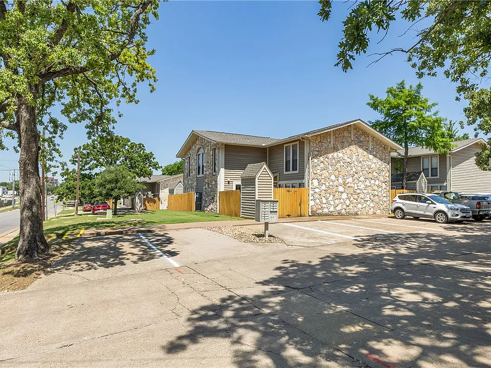 2101 Barak Ln #17