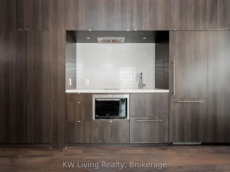 155 Yorkville Ave #517 — Photo 4